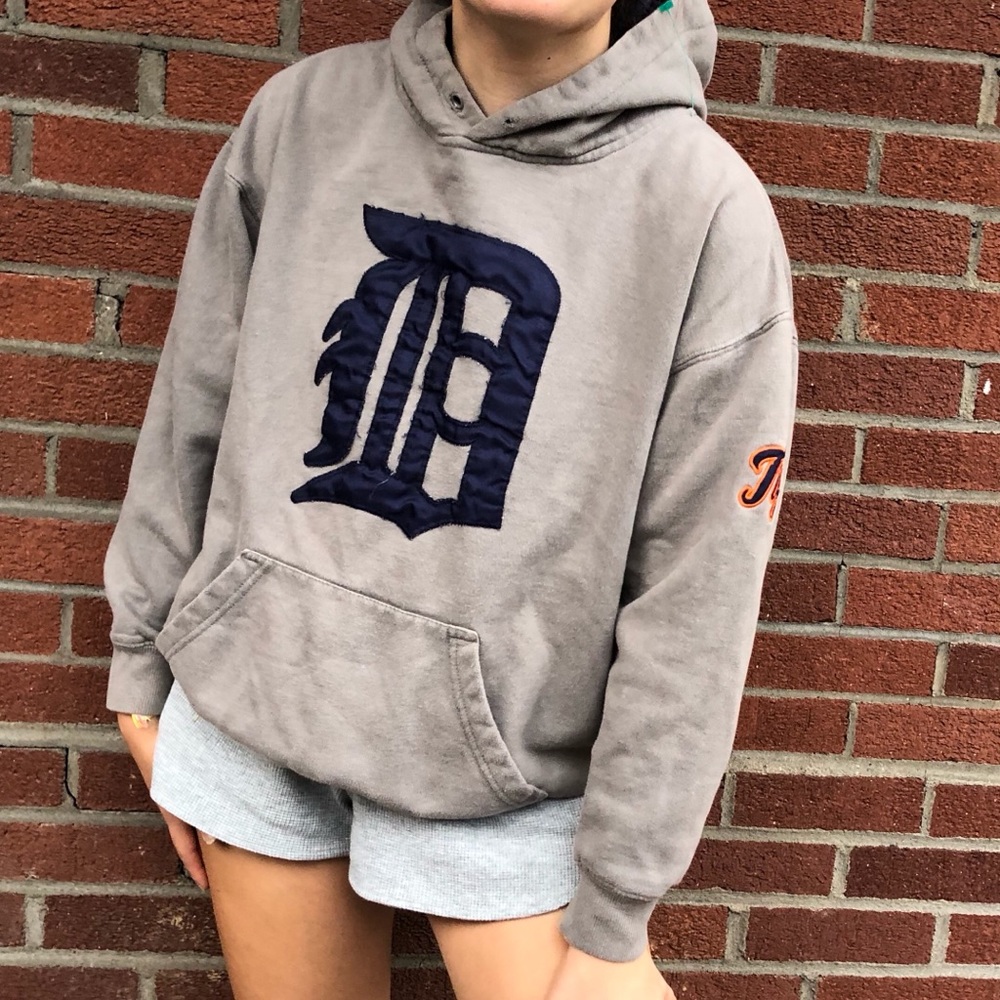 Vintage Detroit Tigers embroidered hoodie